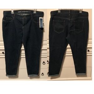 NWT Old Navy Woman’s 14 petite dark denim boyfriend skinny jeans
